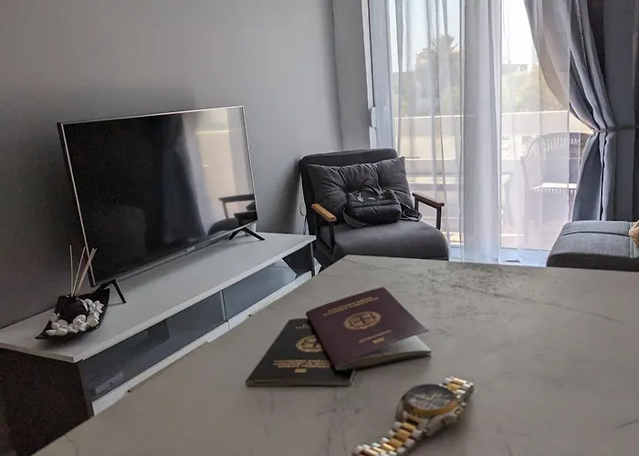 Mini Mansion